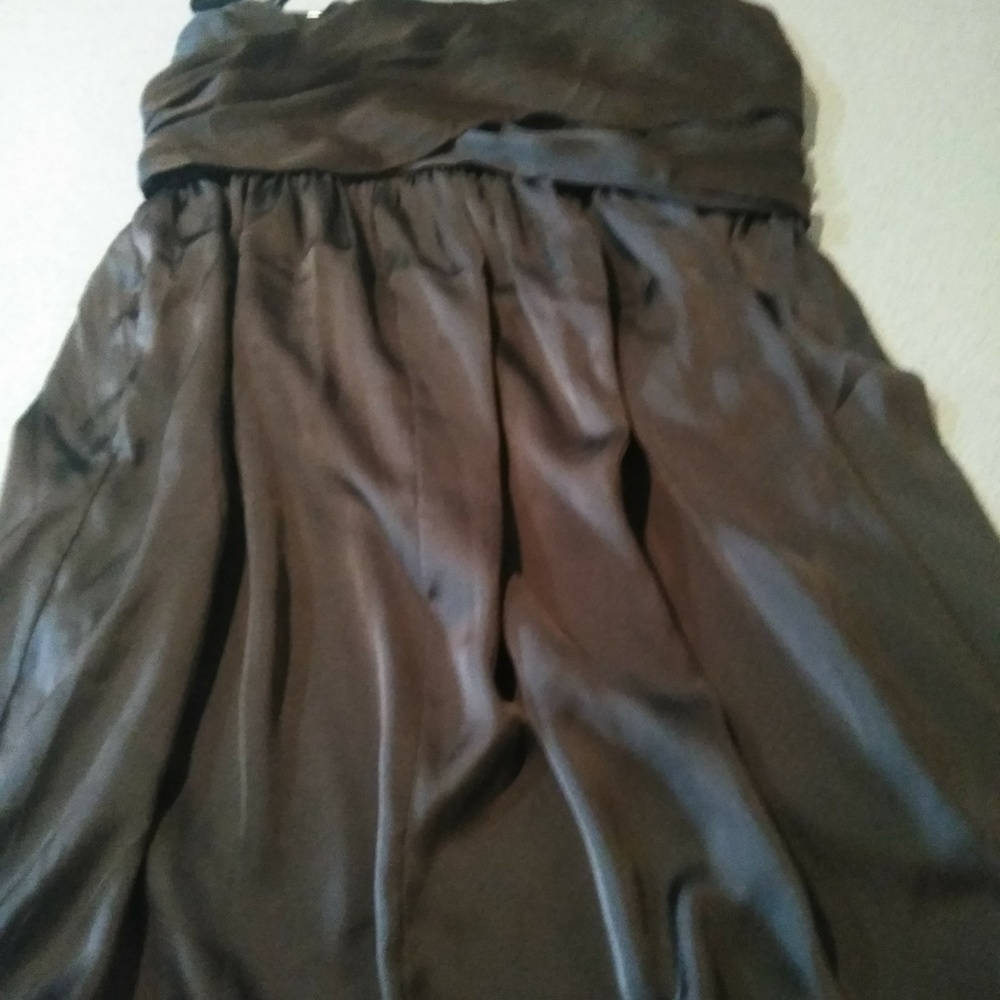 Beautiful Dress! - Picture 3 of 6
